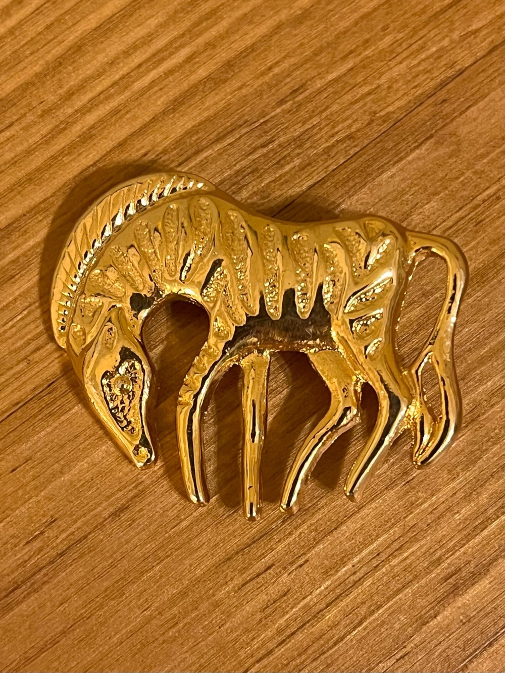 Vtg totally gold tone zebra with detailed etching for stripes, face 1 1/2”